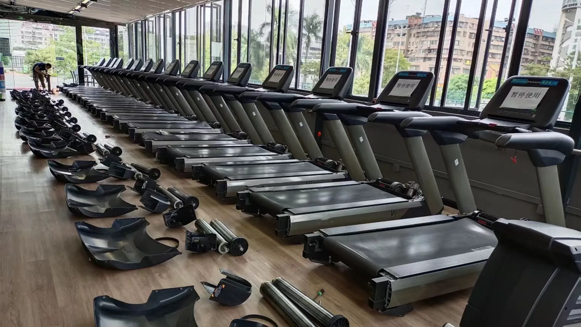 https://image.jumitop.cn/www.ganasgym.ru/2025/04/17/image_folder/gym equipment_O9skNxVJ.jpg
